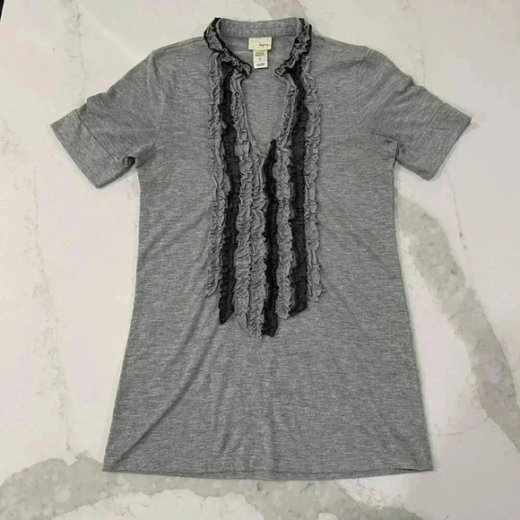 Daytrip Tops - Daytrip Gray Short Sleeve Blouse Top Ruffle Detailing Women’s Size Small